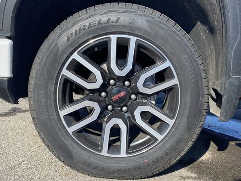 Used 2024 GMC Sierra 1500 AT4 w/ Technology Package image 9