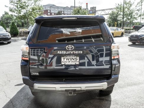 Used 2022 Toyota 4Runner TRD Off-Road Premium AWD/4WD image 33