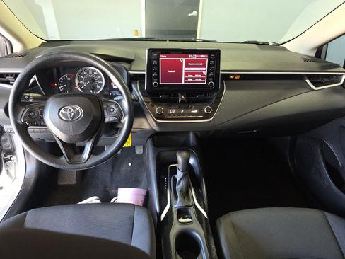 Used 2020 Toyota Corolla LE FWD image 13