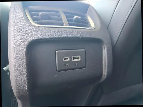 Used 2020 Chevrolet Blazer LT image 17