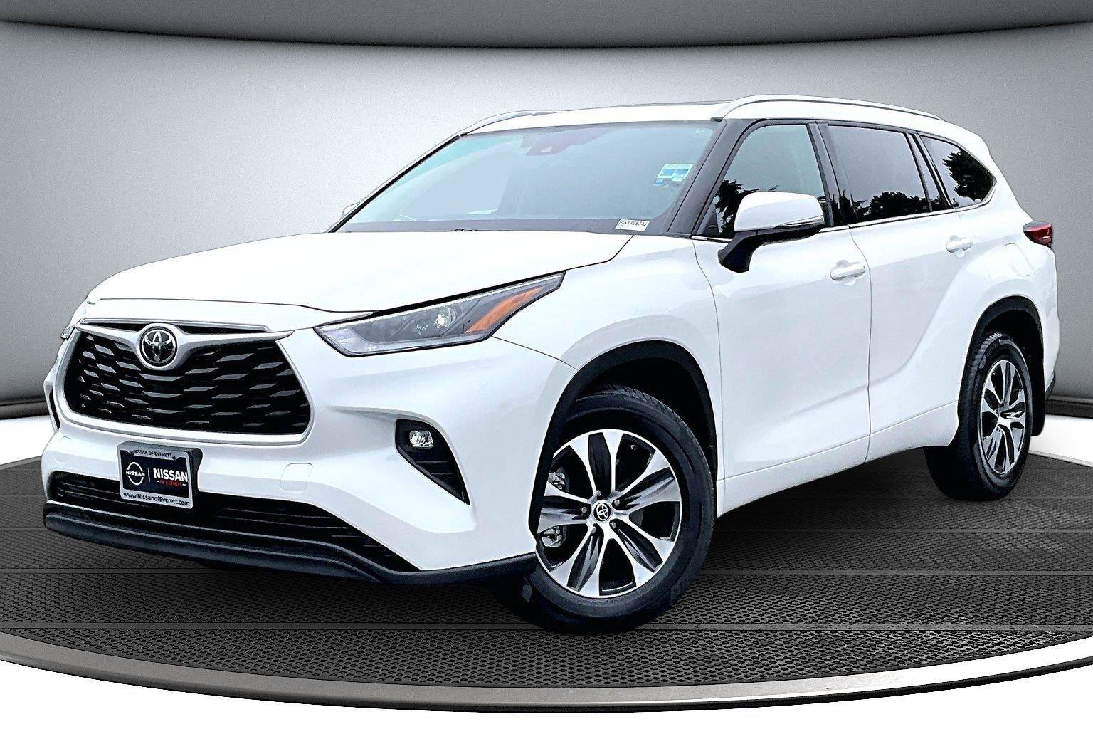 Used 2021 Toyota Highlander XLE AWD/4WD image 4