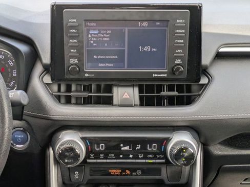 Used 2022 Toyota RAV4 XLE w/ Convenience Package image 24