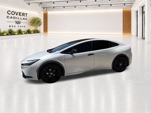 Used 2025 Toyota Prius FWD image 5