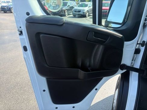 Used 2025 RAM ProMaster 2500 w/ U-Haul Equipment Group FWD image 18