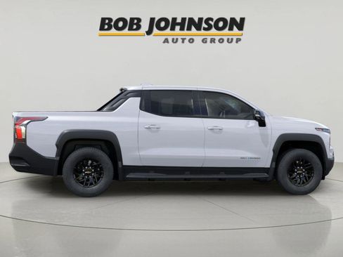 New 2025 Chevrolet Silverado EV LT image 5