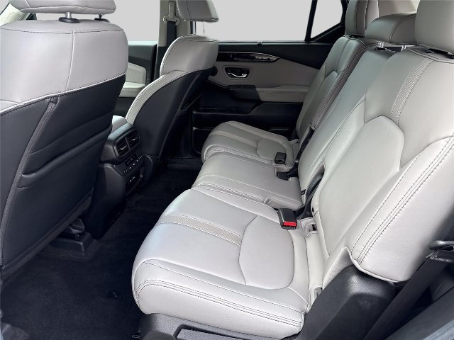 Used 2025 Honda Pilot EX-L image 19