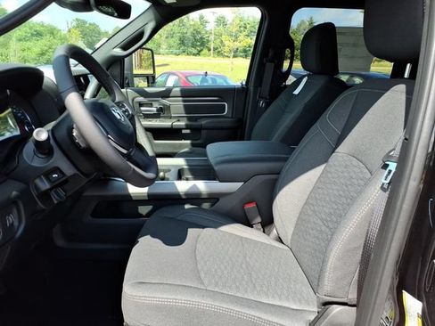 New 2026 RAM 2500 Big Horn AWD/4WD image 13