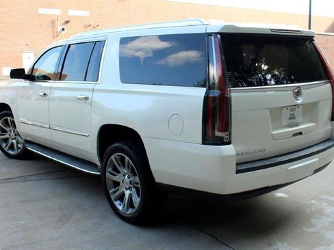 Used 2015 Cadillac Escalade ESV Luxury image 6