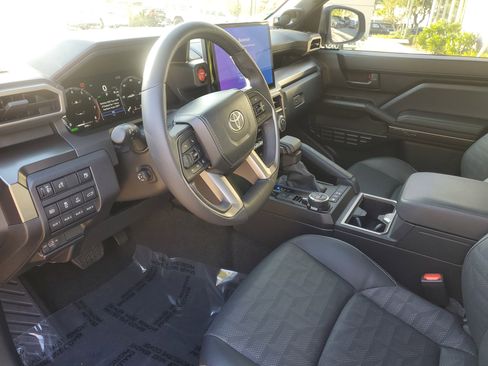 Used 2025 Toyota 4Runner TRD Off-Road Premium image 16