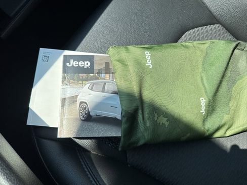 Used 2022 Jeep Compass Latitude image 42