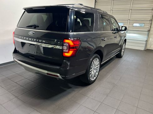 Used 2024 Ford Expedition Limited AWD/4WD image 3
