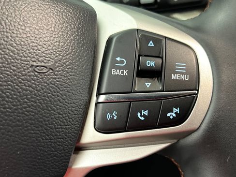 Used 2025 Ford Explorer Active AWD/4WD image 57