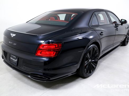 Used 2023 Bentley Flying Spur W12 image 8