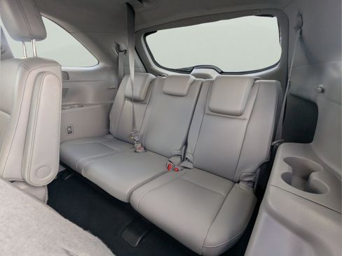 Used 2018 Toyota Highlander Limited Platinum FWD image 16