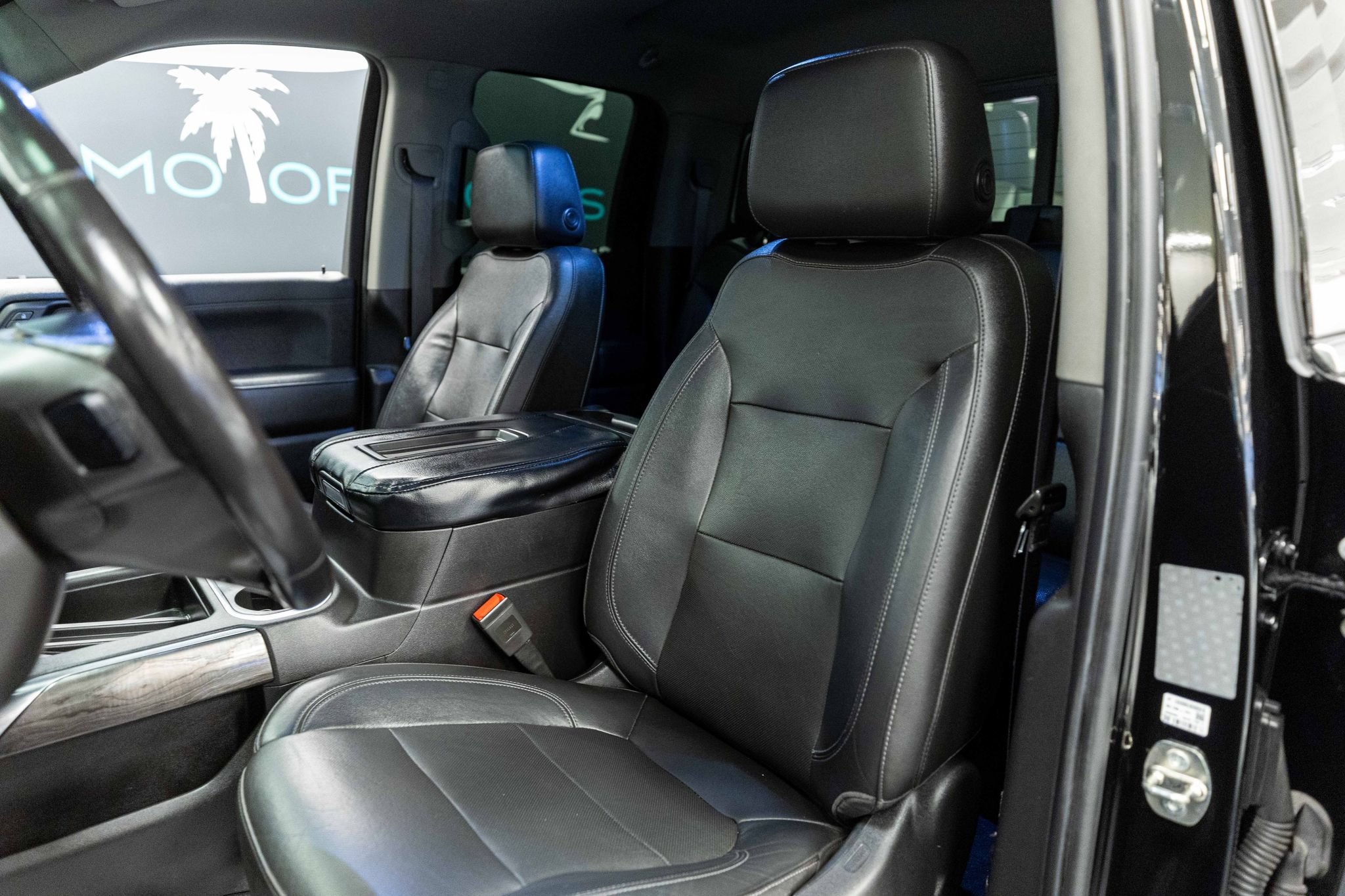 Used 2019 Chevrolet Silverado 1500 LTZ w/ LTZ Plus Package AWD/4WD image 14