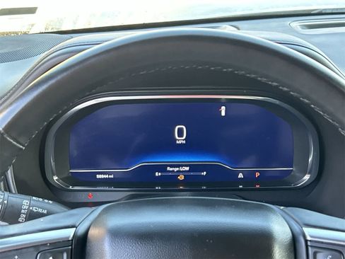 Used 2024 Chevrolet Suburban LT image 18