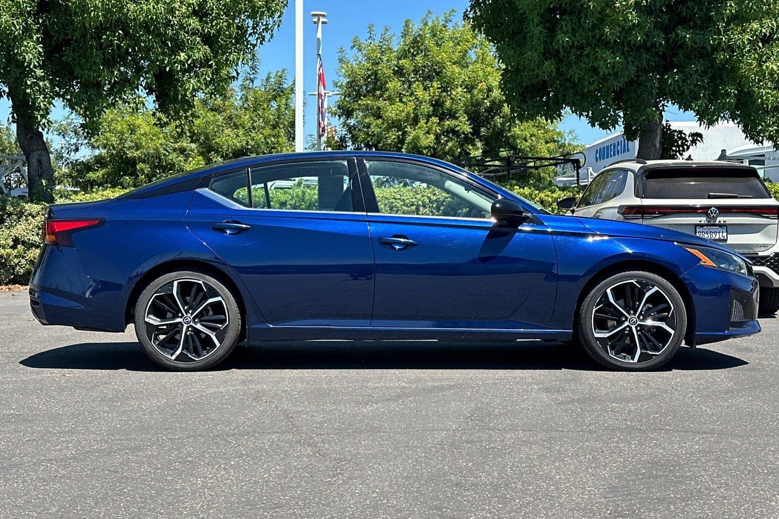 Certified 2024 Nissan Altima 2.5 SR FWD image 3