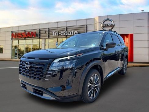 New 2026 Nissan Pathfinder Platinum AWD/4WD image 2