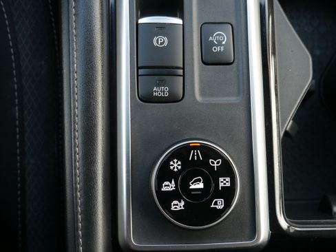 Used 2024 Nissan Pathfinder SV w/ SV Premium Package AWD/4WD image 24