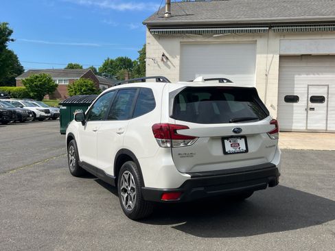 Certified 2023 Subaru Forester Premium AWD/4WD image 3