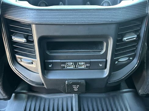 Used 2022 RAM 2500 Limited AWD/4WD image 25