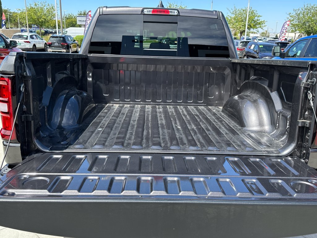 New 2026 RAM 1500 Express AWD/4WD image 17
