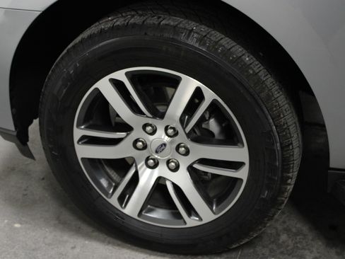 Used 2024 Ford Expedition XLT image 10