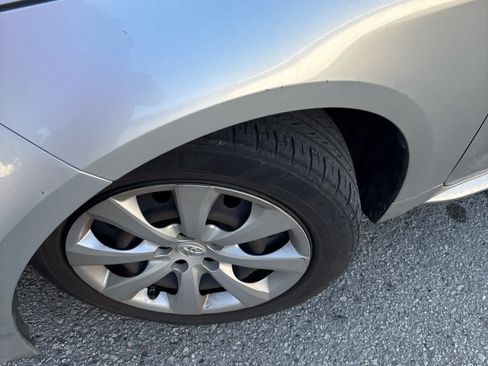 Used 2022 Toyota Corolla LE FWD image 14