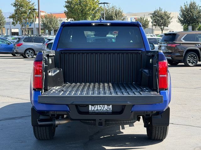 Used 2025 Toyota Tacoma TRD Sport AWD/4WD image 6
