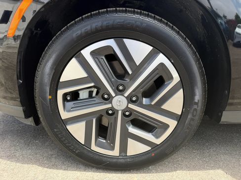 Used 2023 Hyundai Kona Limited FWD image 35