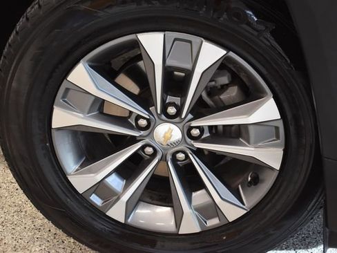 Used 2025 Chevrolet Equinox LT AWD/4WD image 30