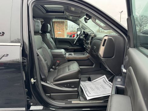 Used 2019 GMC Sierra 2500 Denali w/ Duramax Plus Package AWD/4WD image 16