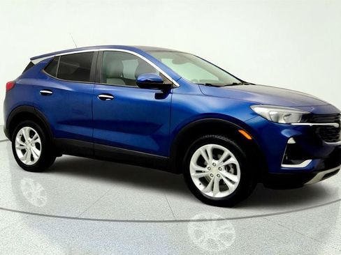 Used 2020 Buick Encore GX Preferred w/ Cold Weather Comfort Package FWD image 3
