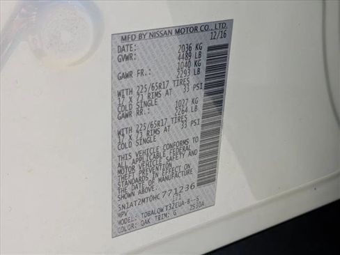 Used 2017 Nissan Rogue SV image 25