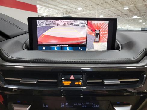 Used 2023 Acura MDX SH-AWD w/ Advance Package image 29