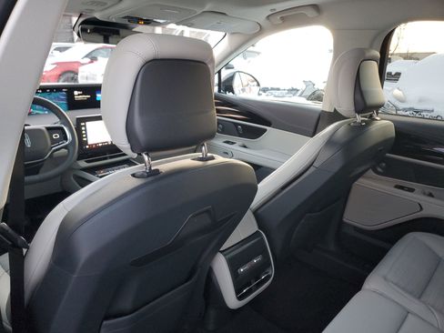 New 2026 Lincoln Nautilus Reserve image 29