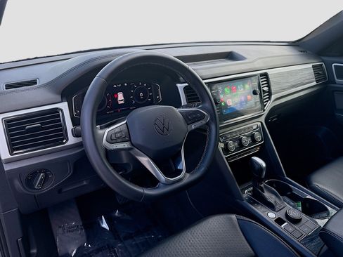 Used 2022 Volkswagen Atlas Cross Sport SE image 9