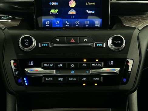 Certified 2020 Ford Explorer Platinum w/ Premium Technology Package AWD/4WD image 21