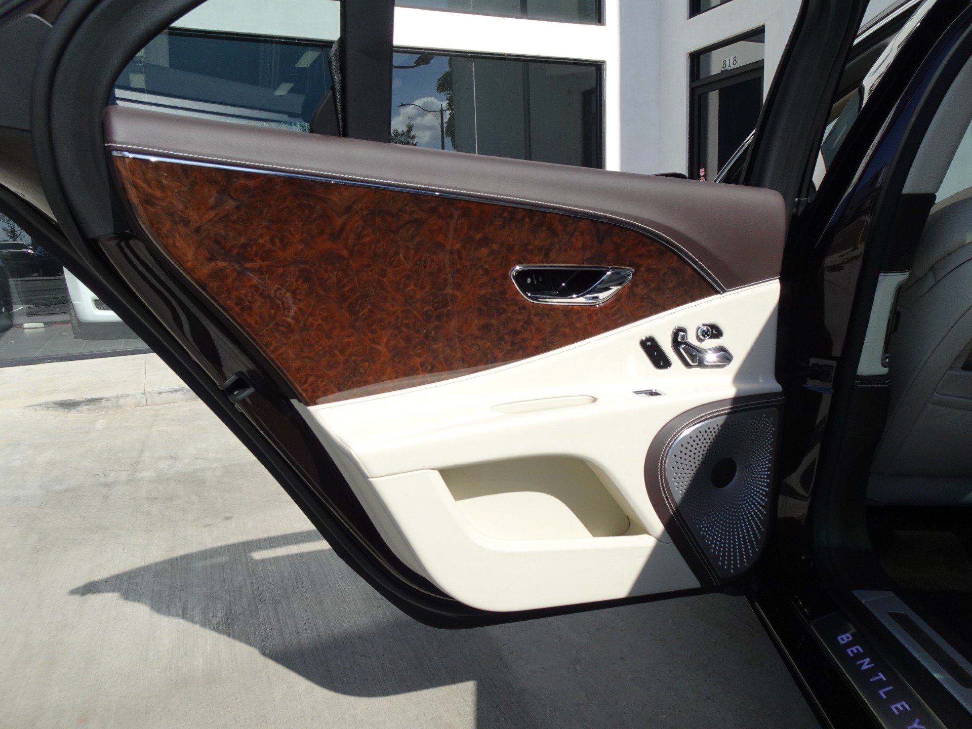 Used 2021 Bentley Flying Spur W12 AWD/4WD image 17