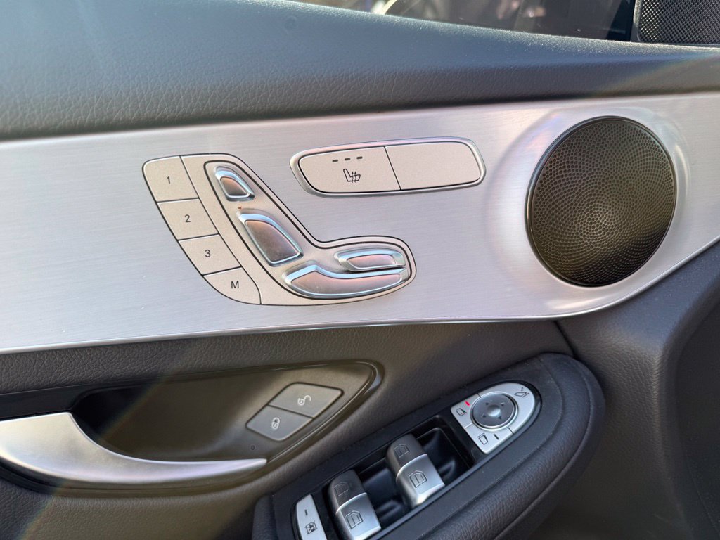 Used 2022 Mercedes-Benz GLC 300 4MATIC image 10