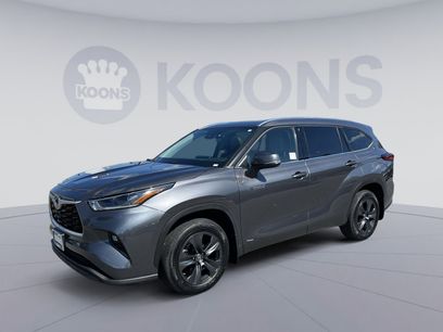Used 2021 Toyota Highlander XLE
