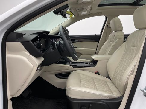 Used 2022 Buick Envision Avenir w/ Technology Package II FWD image 19