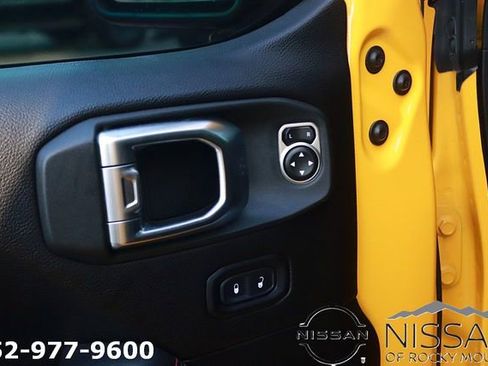 Used 2019 Jeep Wrangler Unlimited Rubicon AWD/4WD image 12