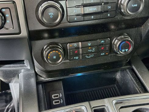 Used 2019 Ford F150 XLT w/ Equipment Group 302A Luxury AWD/4WD image 35