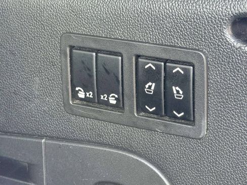 Used 2016 Chevrolet Suburban LTZ AWD/4WD image 7