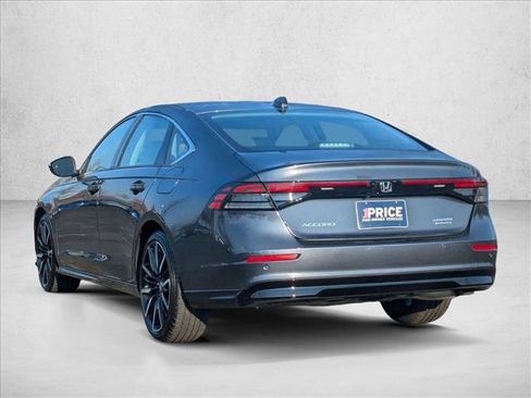 Used 2025 Honda Accord Touring image 8