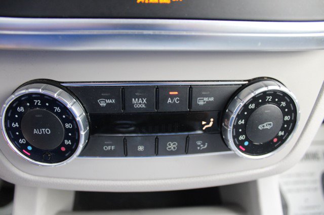 Used 2014 Mercedes-Benz ML 350 BlueTEC 4MATIC w/ Premium 1 Package image 29