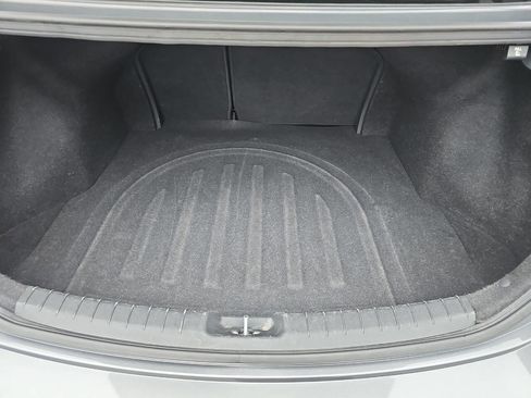 Used 2017 Hyundai Elantra SE image 18