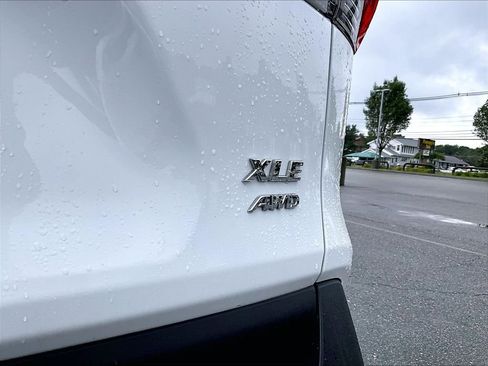 Used 2025 Toyota RAV4 XLE AWD/4WD image 29