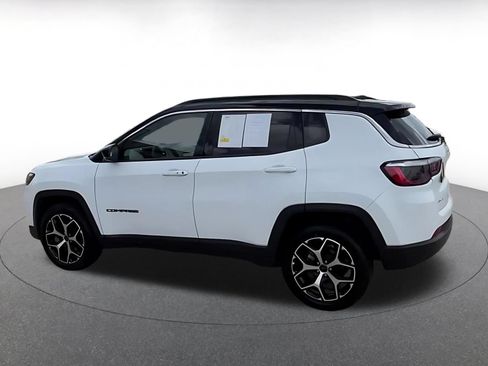 Used 2025 Jeep Compass Limited AWD/4WD image 10